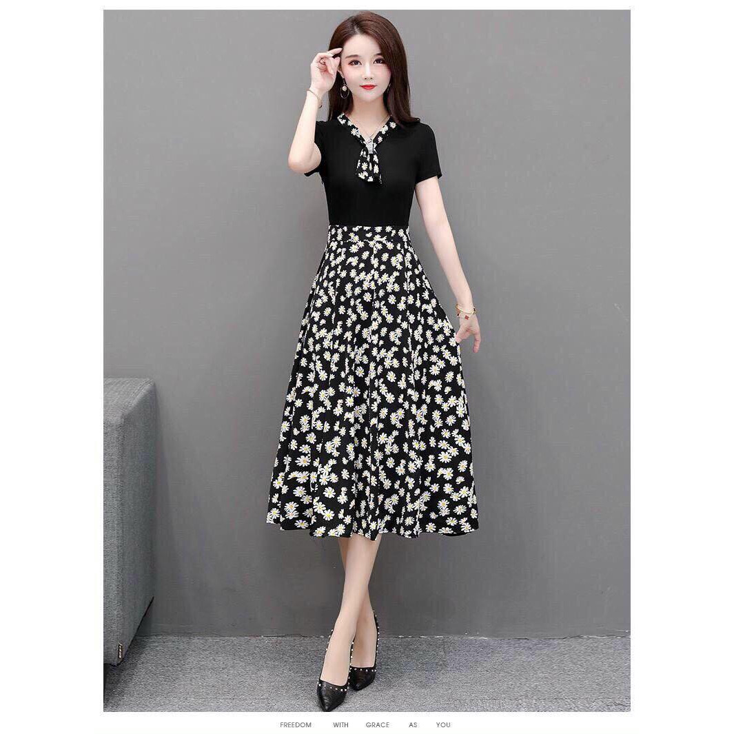 Đầm xòe hoa tay con