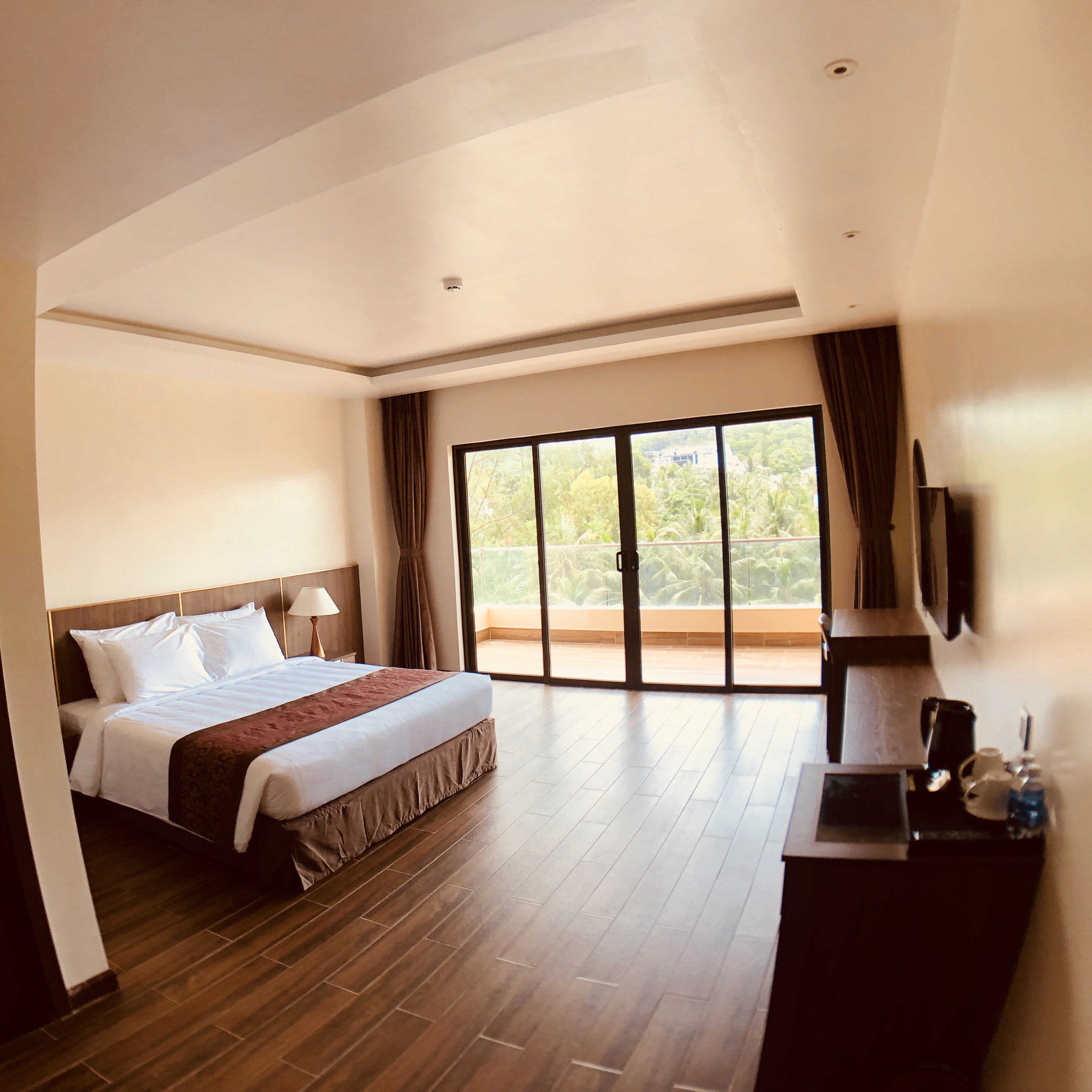 Coral Bay Resort 3* Phú Quốc - Bãi Biển Đẹp, Bữa Sáng, Gần Chợ Đêm, Ngay Trung Tâm Đông Dương