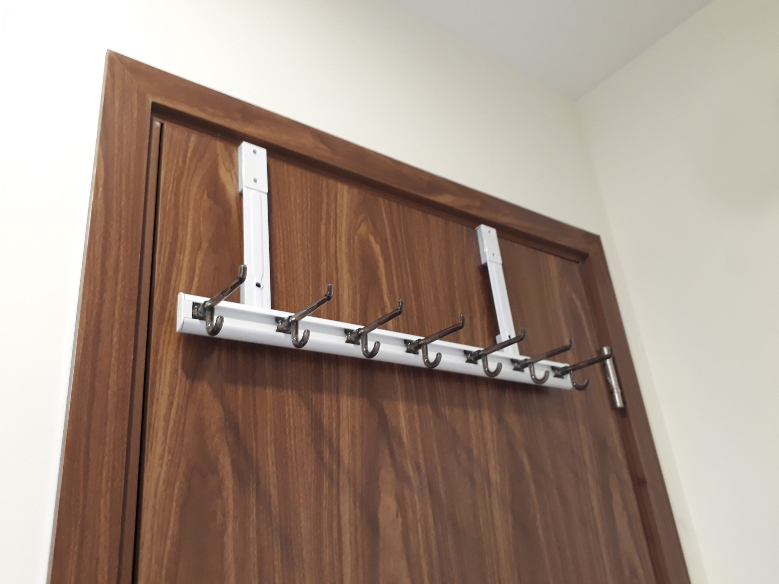 Móc treo quần áo sau cửa không cần khoan Wellex MH607 hạ 25cm