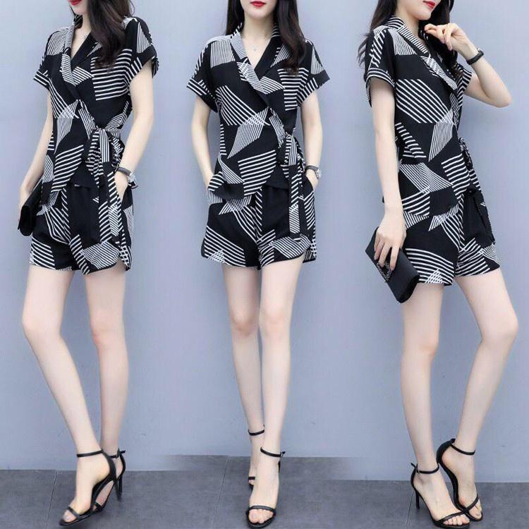 Set đồ bộ họa tiết lập thể - Chất liệu : Lụa -  Màu sắc : Họa tiết - Hàng nhập cao cấp
