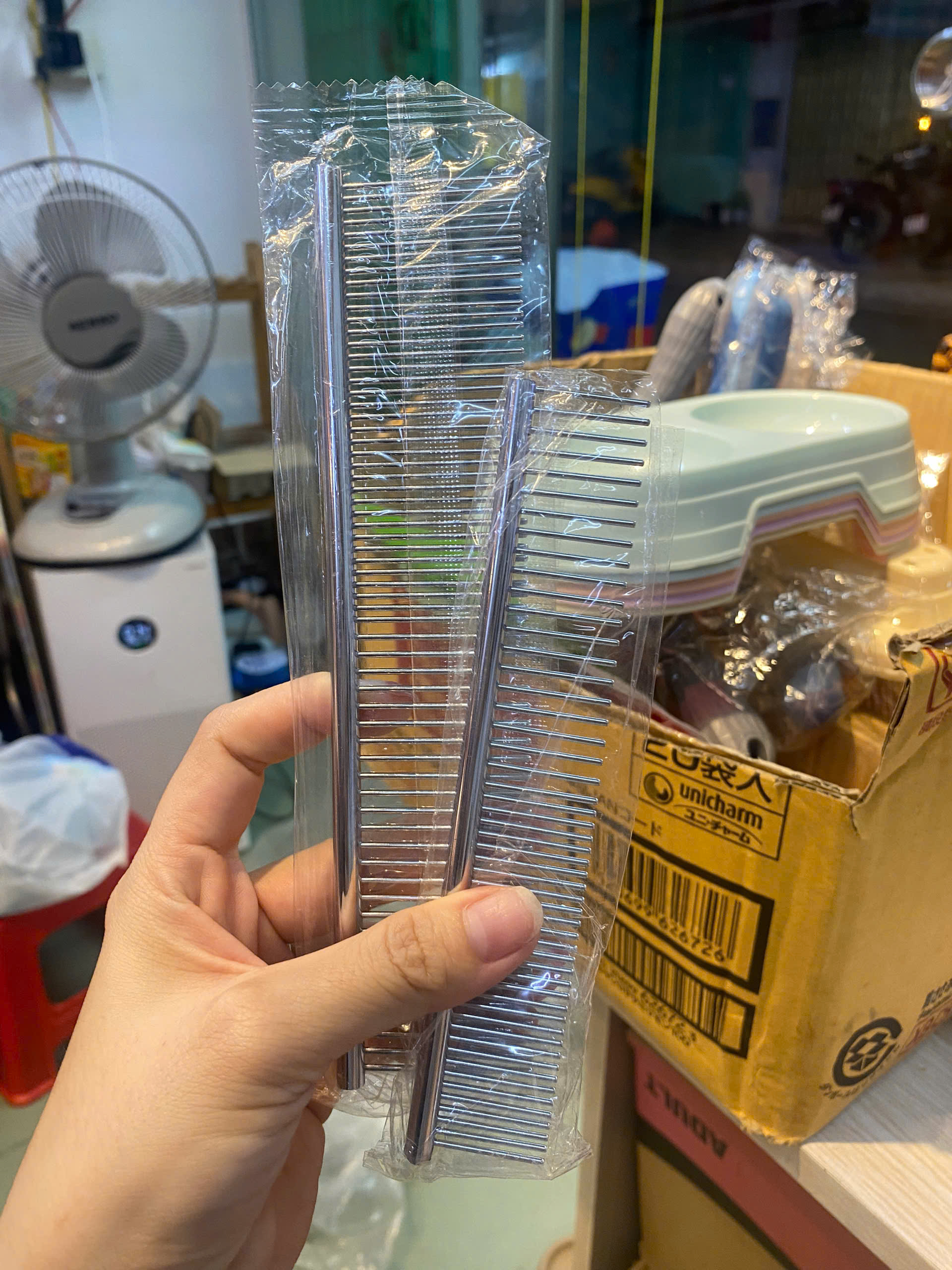 Size Lớn (Dài 19cm, rộng 5cm) - Lược Chải Lông Gỡ Rối Cho Chó Mèo Petcomb - Chất Liệu Inox Không Gỉ