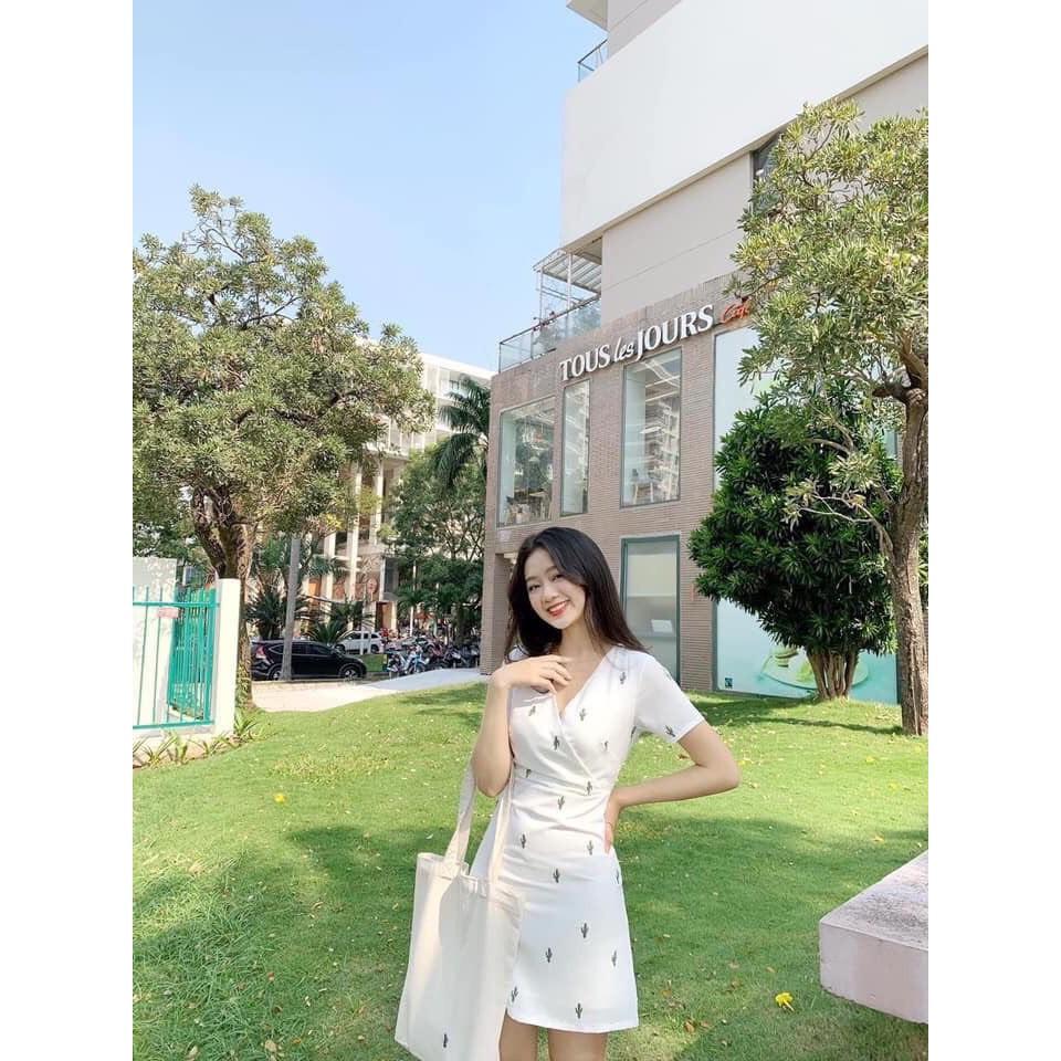 Đầm trắng xương rồng đắp chéo