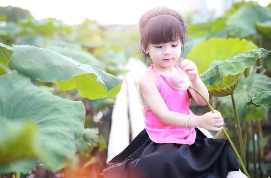 Yếm đào đỏ, yếm đào nâu cho bé gái kèm mấn