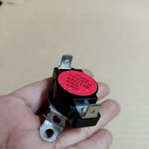 CẢM BIẾN GIỚI HẠN NHIỆT ĐỘ DÙNG CHO MÁY SẤY ELECTROLUX – HÀNG CHÍNH HÃNG