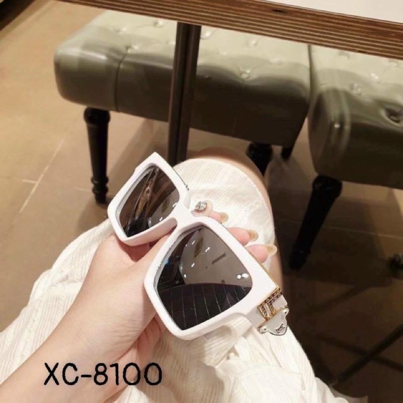 KÍNH ĐEN VÀ TRẮNG