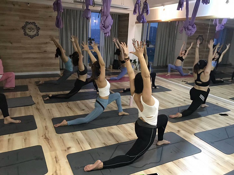 Thảm tập Yoga định tuyến Cao su tự nhiên PU cao cấp - Tặng kèm túi đựng và đai buộc