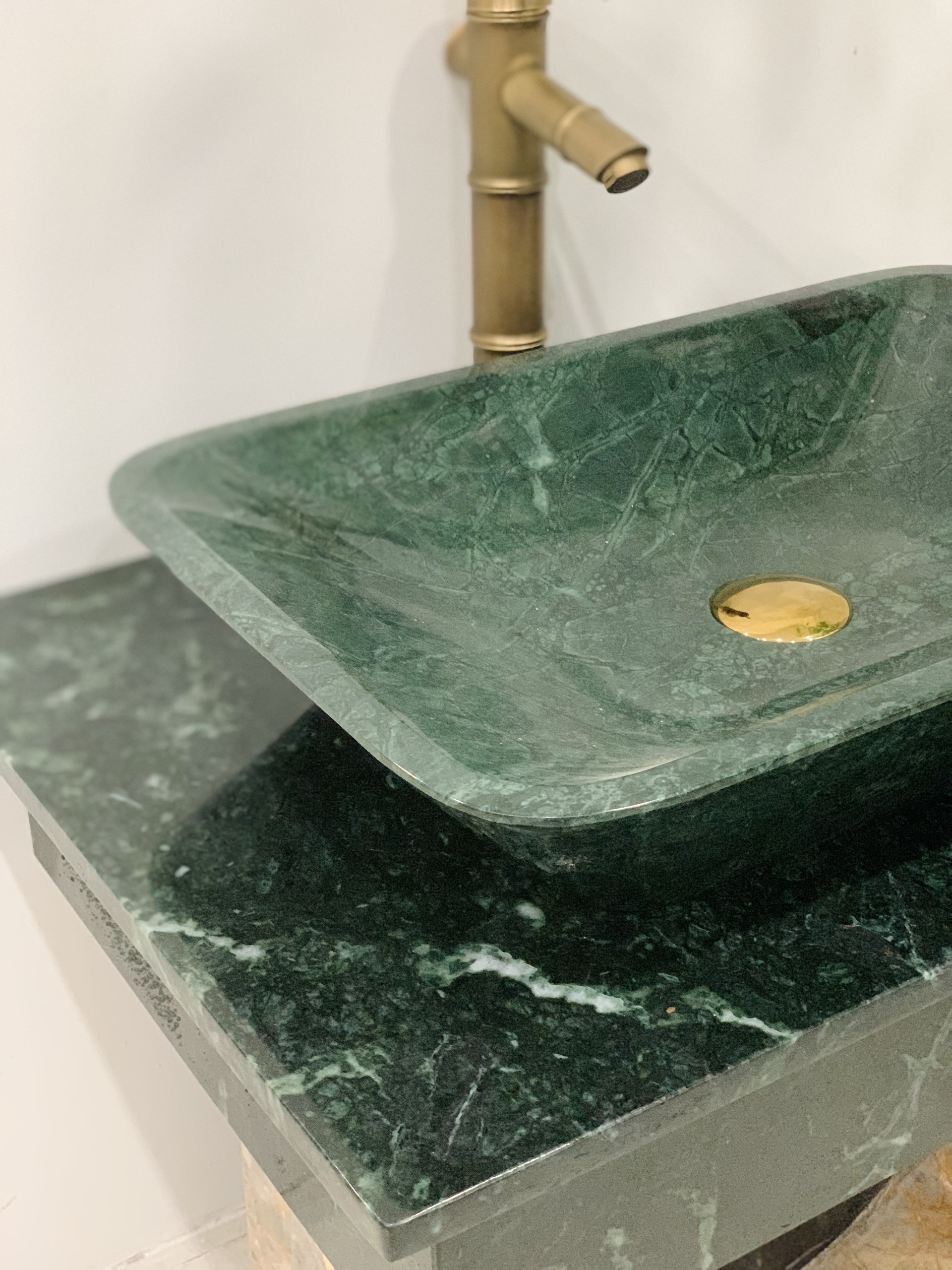 CHẬU LAVABO ĐÁ TỰ NHIÊN MÀU XANH ẤN ĐỘ BST60