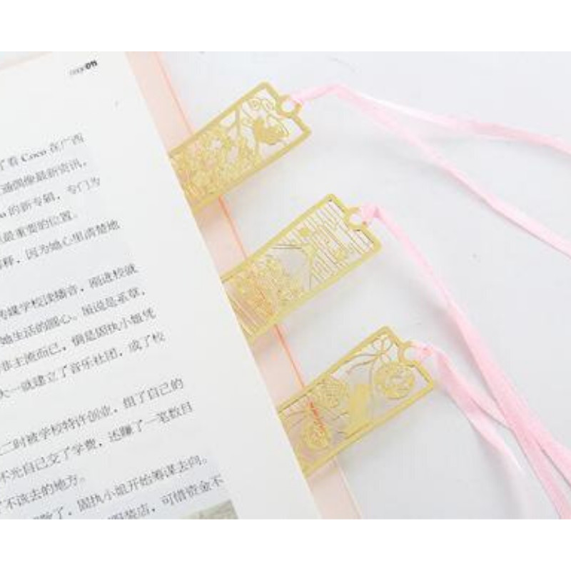 Bookmark kim loại đánh dấu trang sách hình thanh dài họa tiết ngẫu nhiên