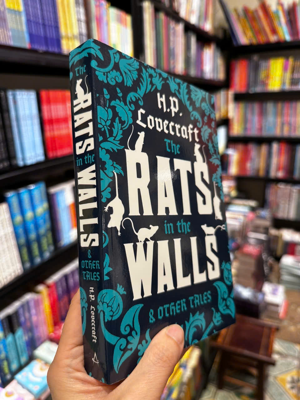 Sách - The Rats in the Walls &amp; Other Tales by H. P. Lovecraft - Sách Ngoại Văn