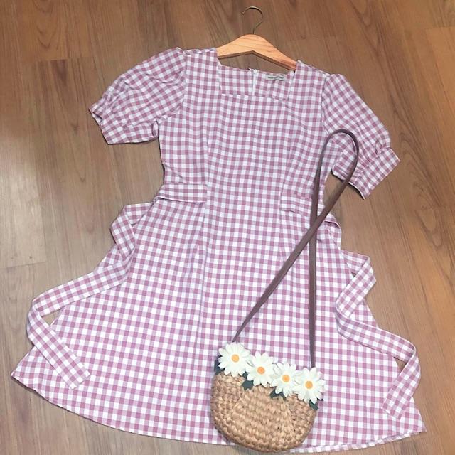 Đầm váy caro hồng cổ vuông v2