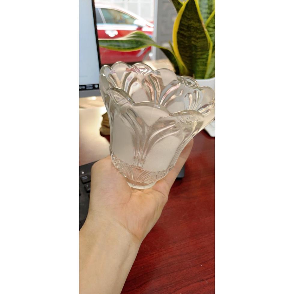 Chao quạt trần trên nhà Đèn tô điểm
