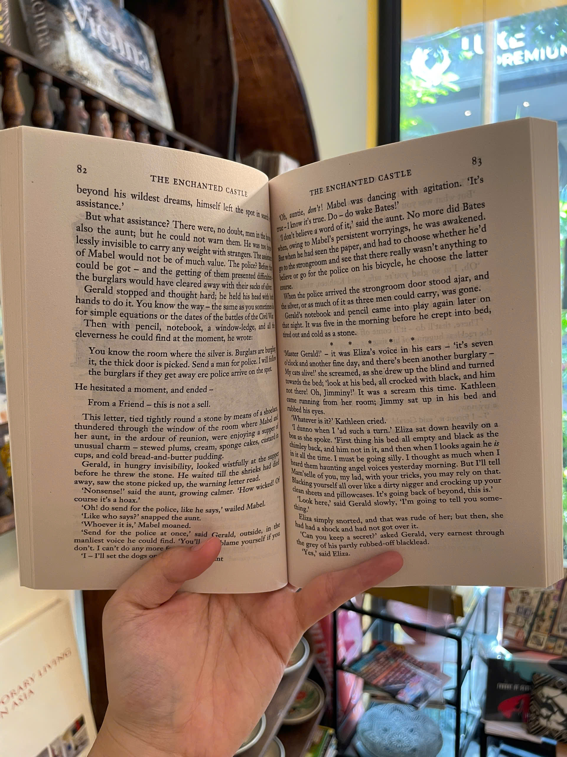 Sách - The Enchanted Castle by Edith Nesbit - Fantasy/Classics/Childrens book in English