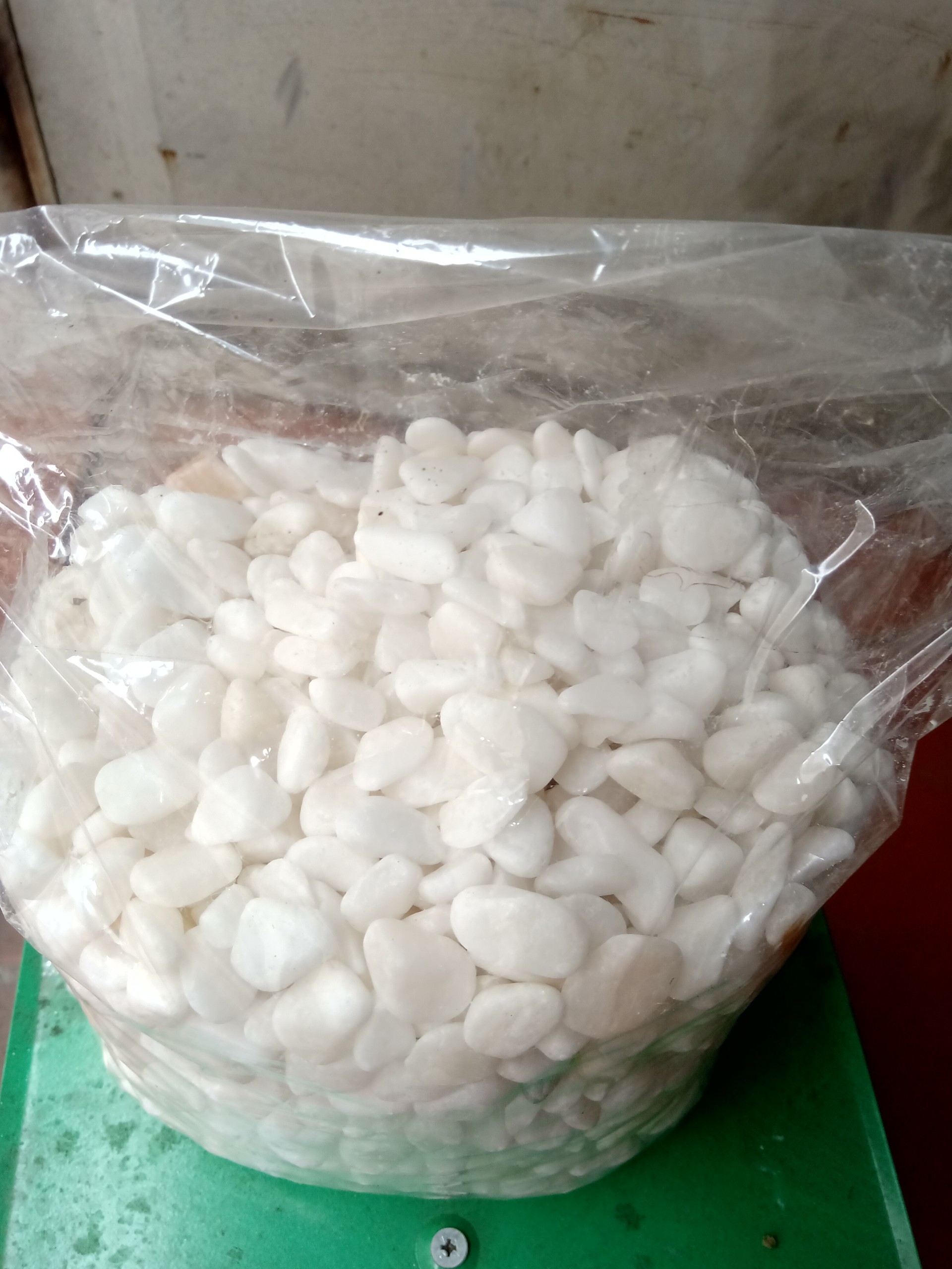 Sỏi Trắng Trang Trí Chậu Cây Kích Thước 1-2 cm