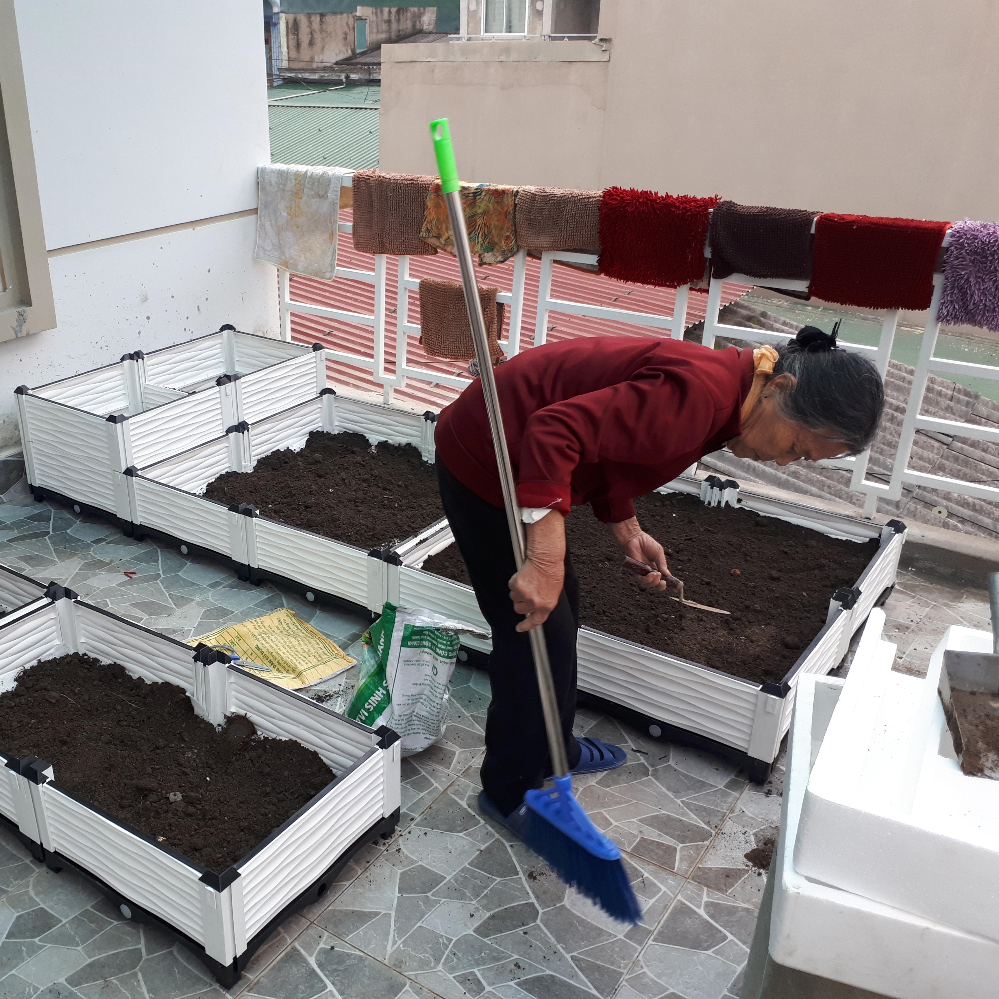 CHẬU GHÉP THÔNG MINH Cm: Bền từ 8-10 năm, phù hợp mọi cây trồng và không gian, Module tùy biến kích thước, an toàn, trọng lượng nhẹ, kết cấu chắc chắn, có khay trữ và thoát nước.