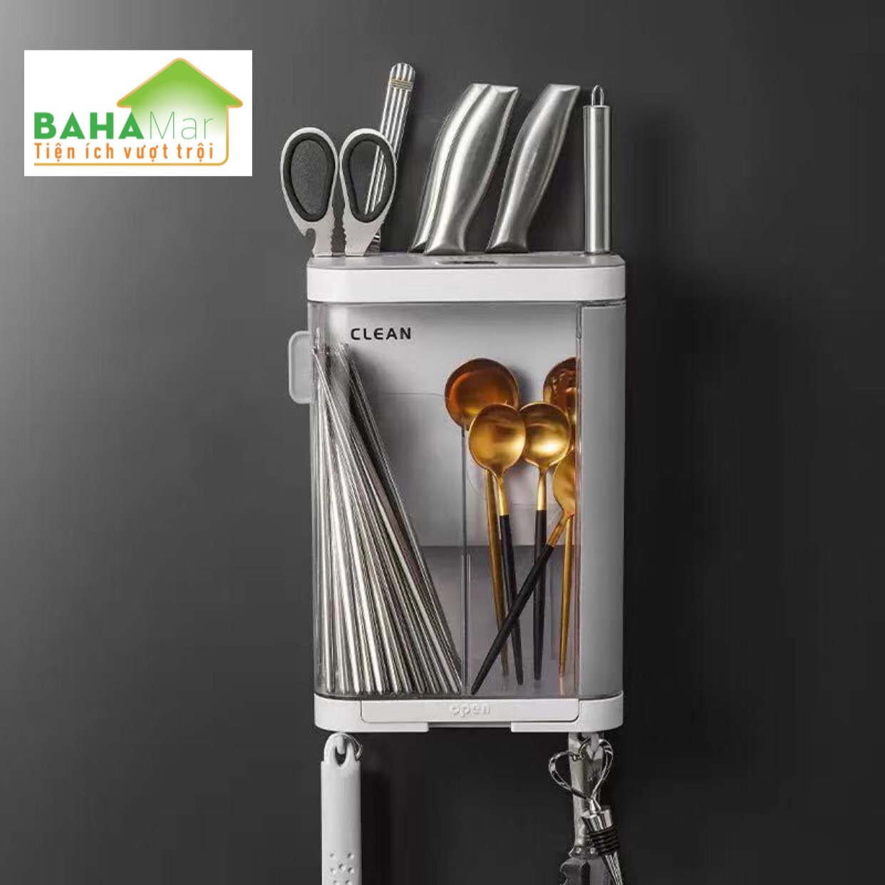 HỘP KHỬ TRÙNG UV CÓ GIÁ CẮM DAO VÀ HỘP ĐỰNG ĐŨA THÌA - TREO TƯỜNG KHÔNG CẦN KHOAN TƯỜNG "BAHAMAR"Có các hạt đèn khử trùng tia cực tím sâu UVC giúp khử trùng toàn diện hơn.