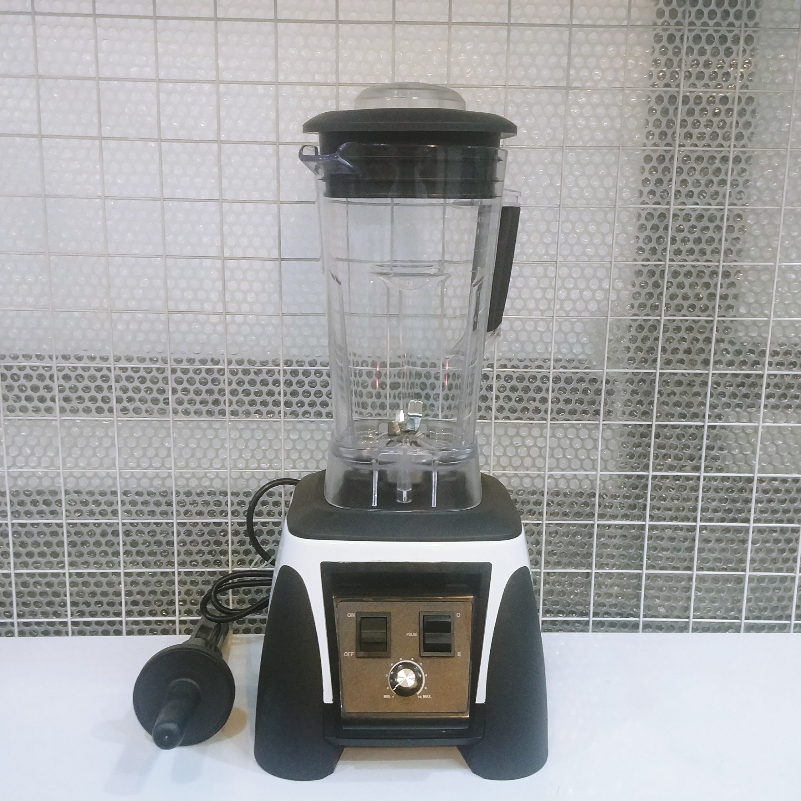 Máy xay sinh tố công nghiệp Blender Model 1052 công suất 2200W, cối xay 2 lít cao cấp - Hàng nhập khẩu