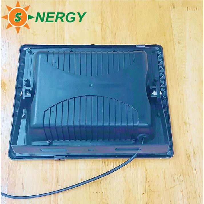 Đèn năng lượng mặt trời 200W