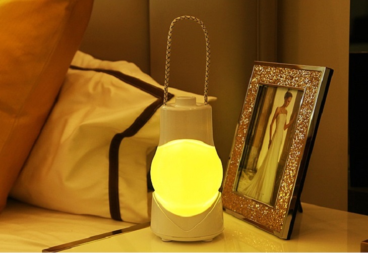 Đèn Led Tích Điện Thiết Kế Xách Tay Tiện Lợi UT.039