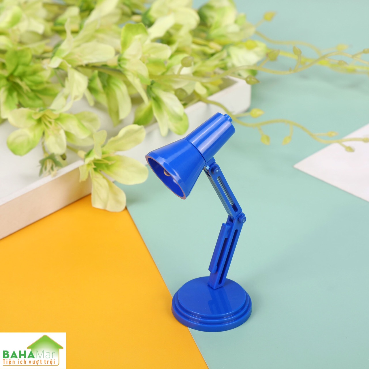 ĐÈN LED DI ĐỘNG MINI TIẾT KIỆM ĐIỆN CÀI ĐỌC SÁCH, LÀM ĐÈN NGỦ, MANG ĐI DU LỊCH  &quot;BAHAMAR&quot; nhỏ gọn và thuận tiện sử dụng, ánh sáng tốt mà tiêt kiệm điện