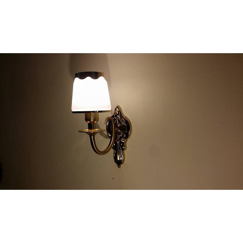 Đèn trang trí vách tường đẹp giá tốt có bóng led