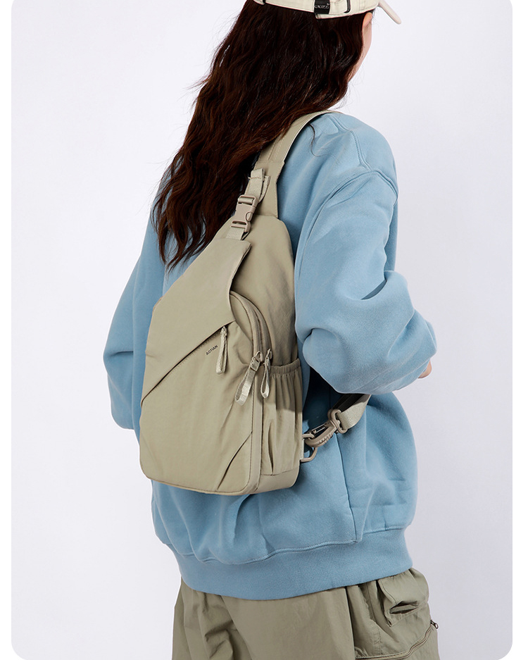 Túi đeo chéo nam phong cách mới  - BEE GEE DCN9462