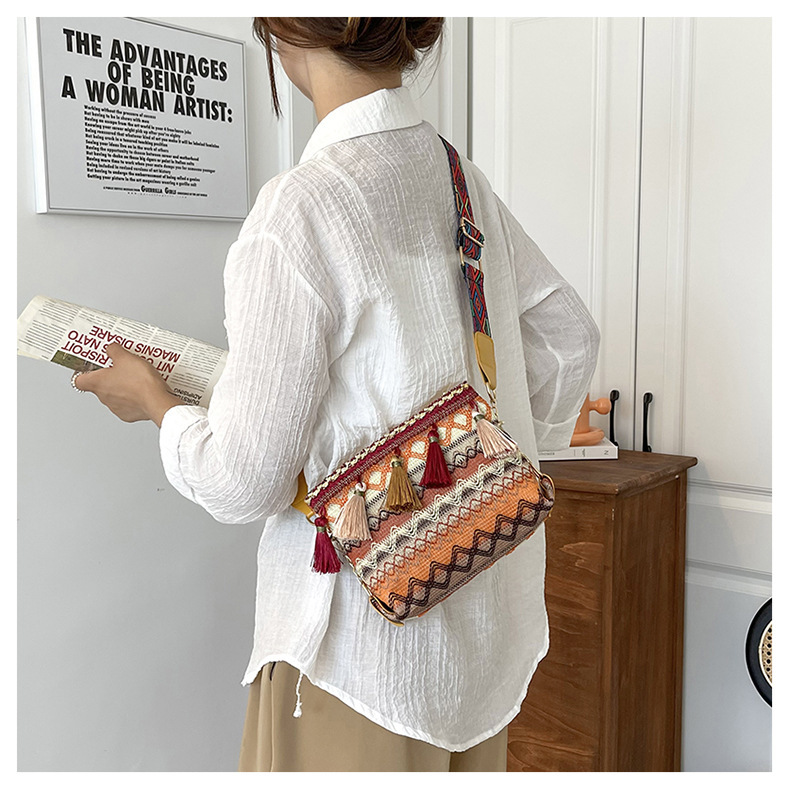Túi Xách Đeo Chéo Nữ Họa Tiết Thổ Cẩm Đi Du Lịch Đi Chơi Kích thước: 21*17*8cm (Hình Chụp Thật) Jess67