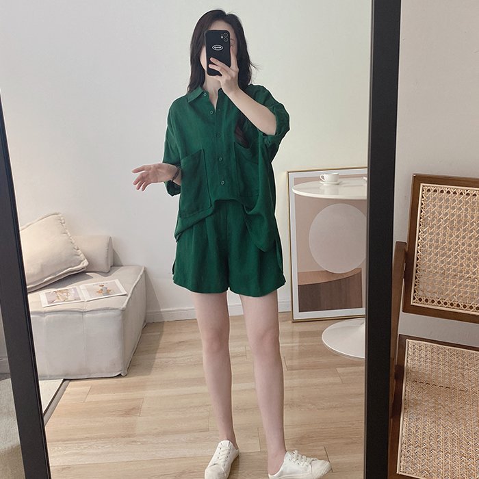 Set áo sơ mi và quần short màu xanh rêu, đủ size, nhẹ nhàng, phong cách Hàn Quốc 2025 Bv03