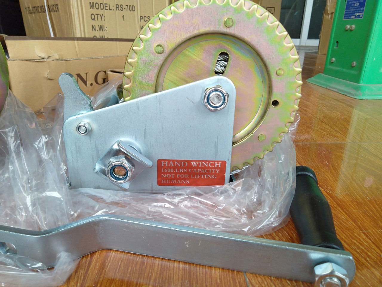 Tời quay tay 1600LBS- tải trọng nâng 726 kg, cáp 8m