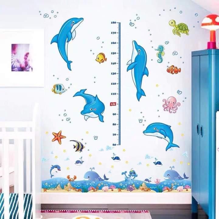 DECAL DÁN TƯỜNG THƯỚC ĐO CÁ HEO VÀ CHÂN  TƯỜNG CÁ VOI XANH - HP411