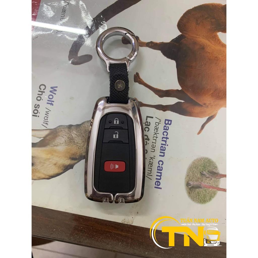 ỐP KHÓA DÀNH CHO XE TOYOTA CROSS, CAMRY 2019, 2020, 2021 HỢP KIM