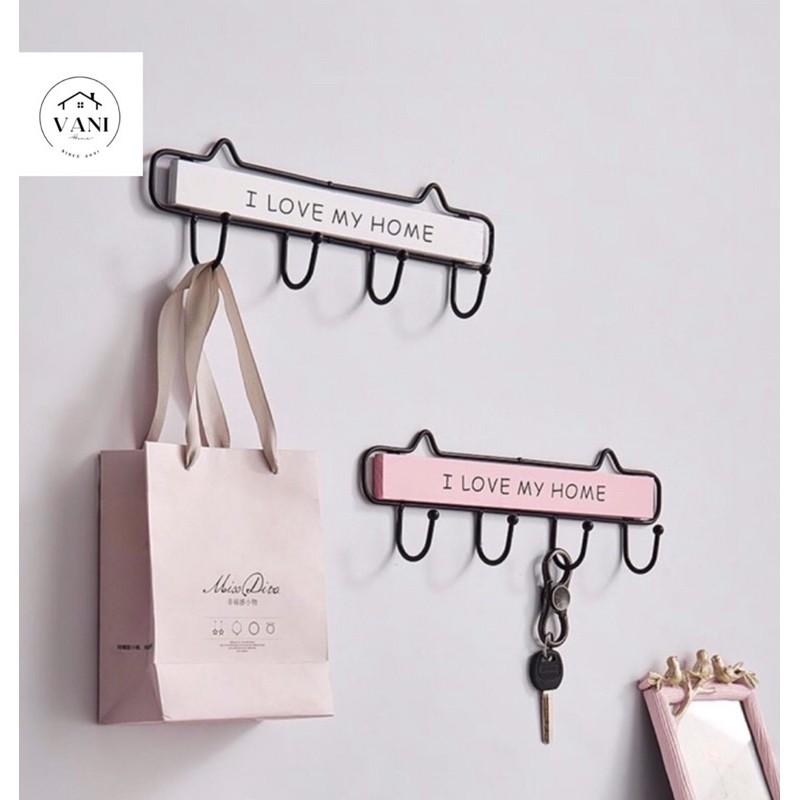 Móc treo đồ trang trí gắn tường chữ I LOVE MY HOME bằng gỗ -Móc treo decor dán tường loại 4 móc.