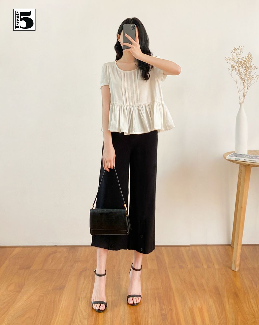 Quần kaki nữ suông rộng lửng, cài cúc thân trước Twentyfive N632