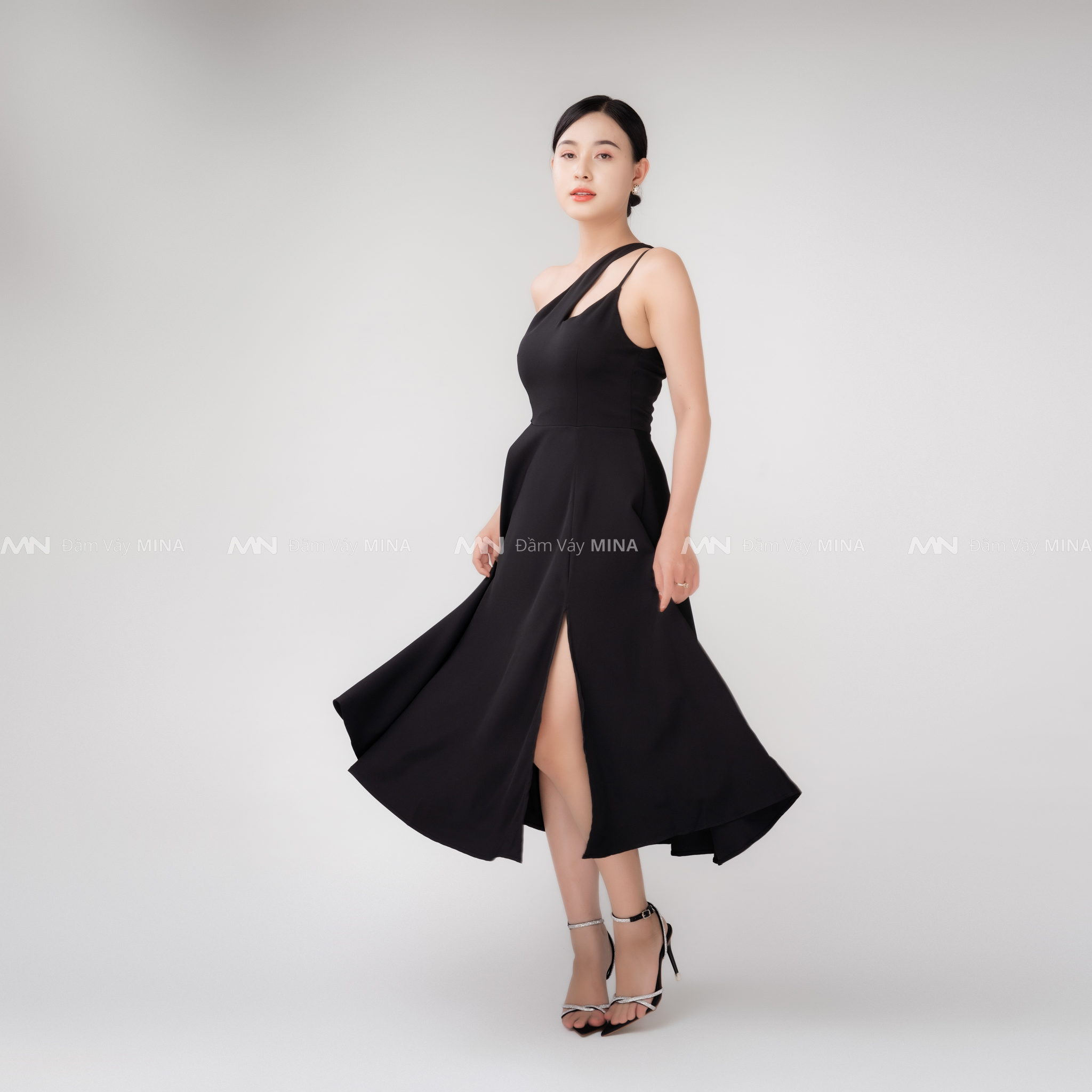 Đầm thiết kế MINA sẻ đùi gợi cảm - MN188