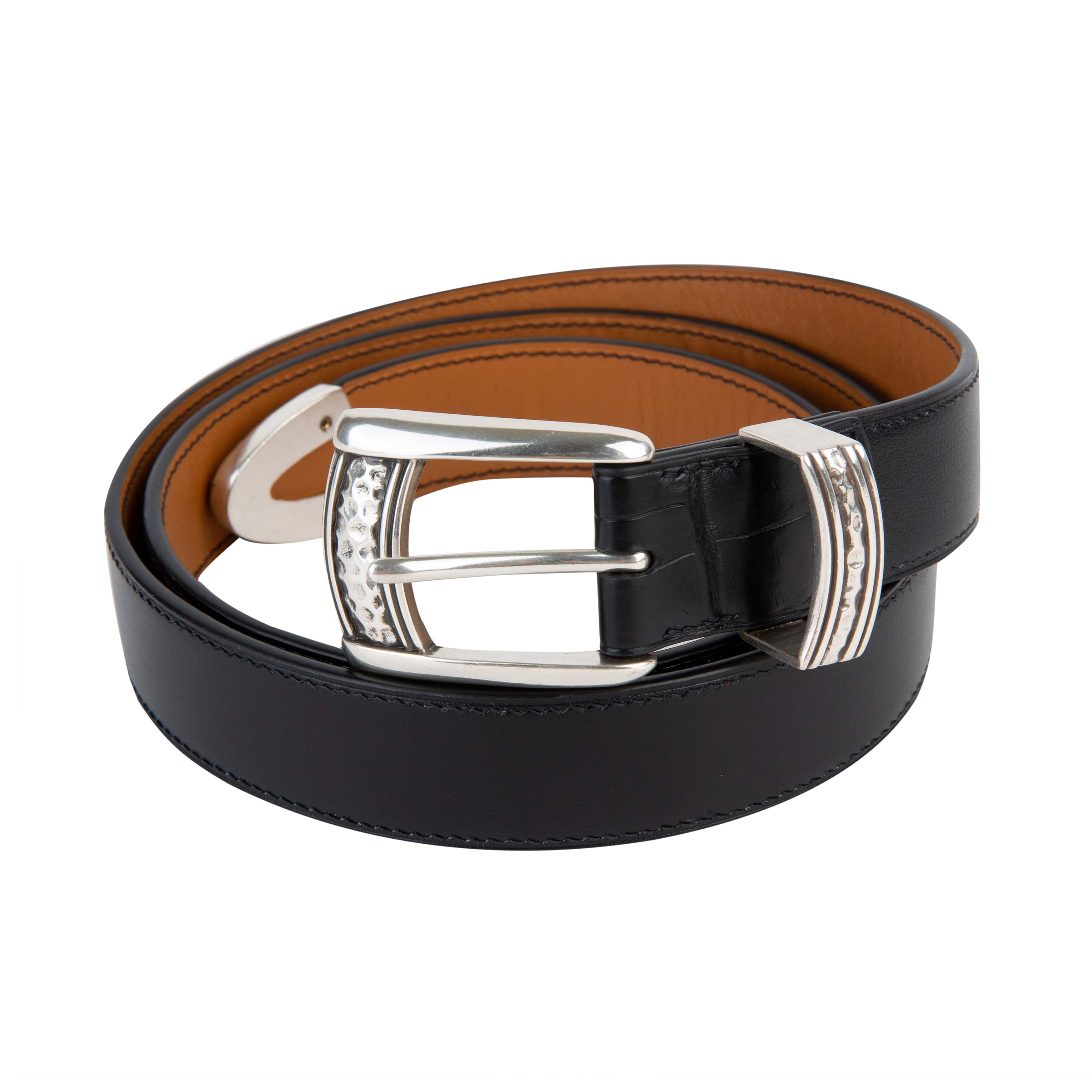 Thắt lưng da màu đen bóng sang trọng