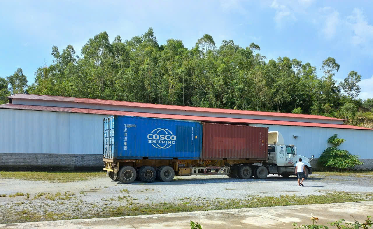 Bạt phủ ô tô chất liệu vải không dệt 3 lớp cao cấp thương hiệu MACSIM cho xe ô tô Vinfast VF8 - màu ghi