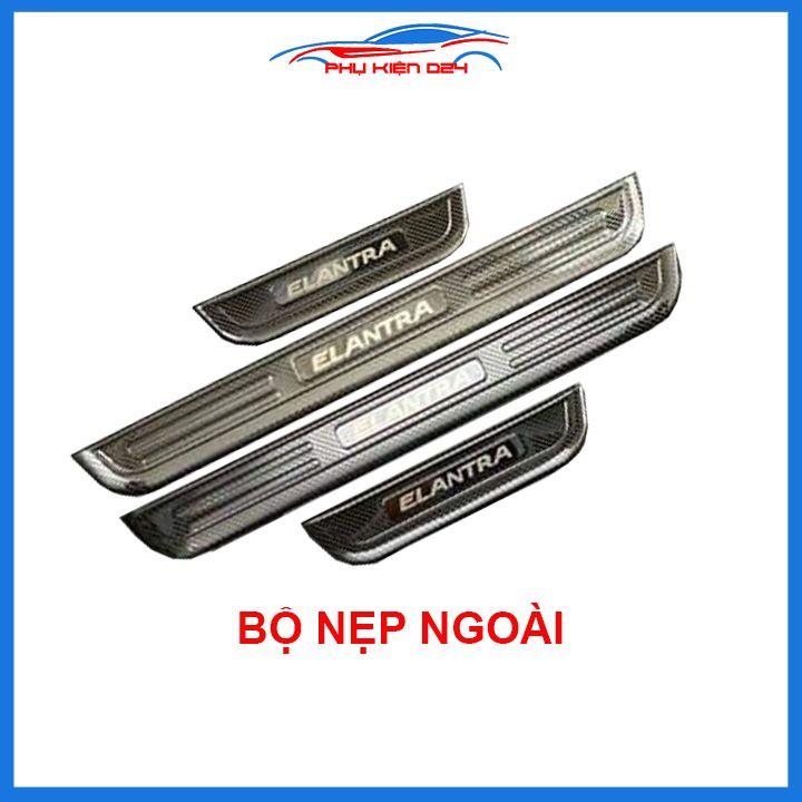 Bộ nẹp bước chân trong ngoài vân Cacbon xe Elantra 2016-2017-2018-2019-2020 chống trầy làm đẹp ô tô