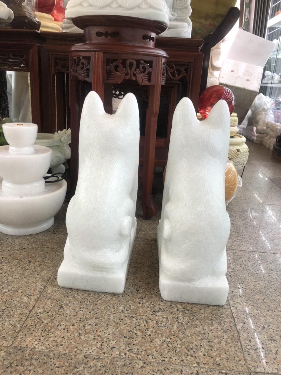 Cặp chó đá phong thủy đá cẩm thạch trắng - Cao 40 cm