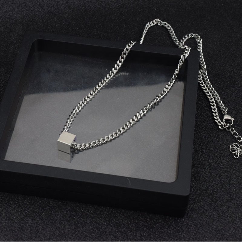 Dây chuyền vòng cổ unisex khối lập phương