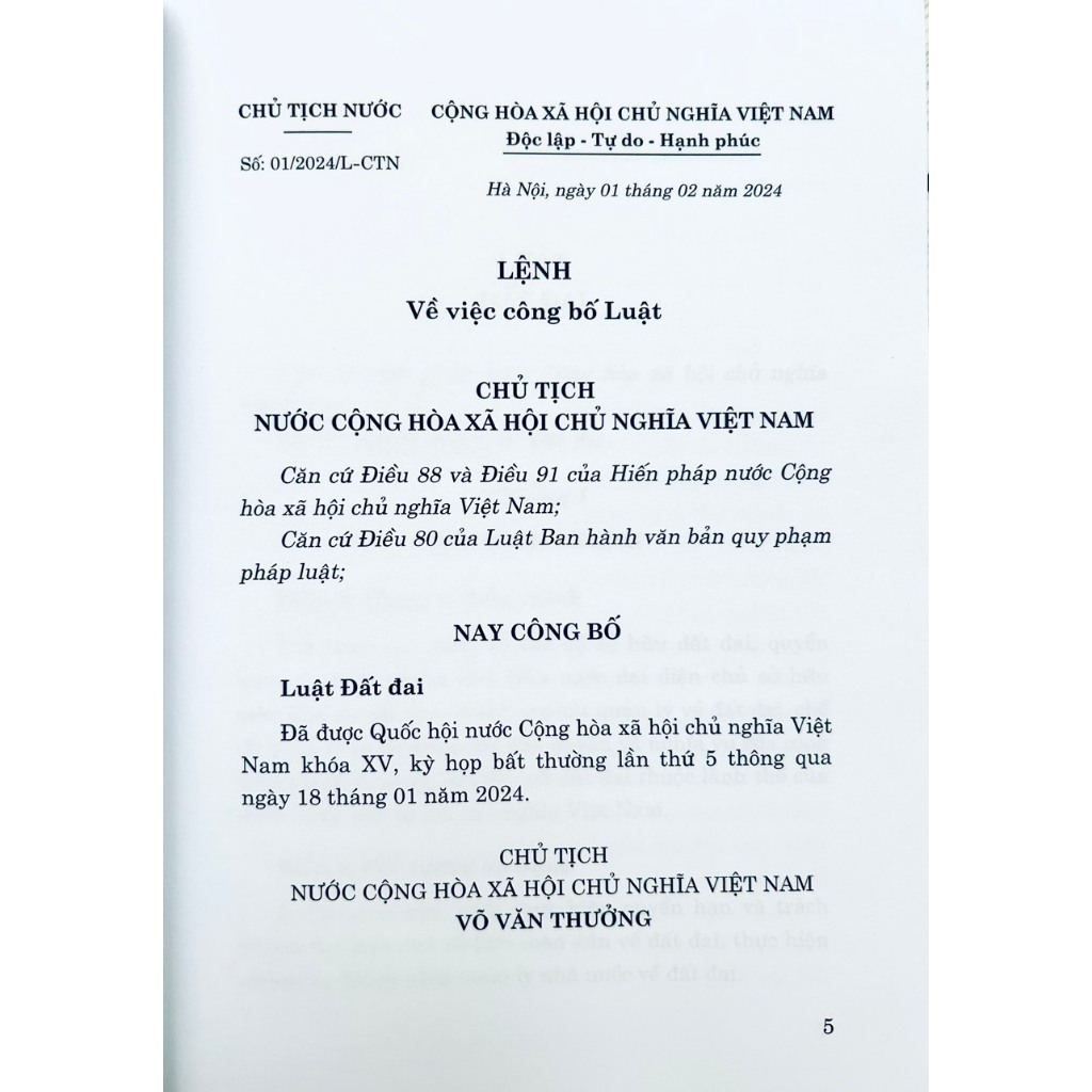 Combo 3 Cuốn Luật Đất đai, Luật Nhà ở, Luật Kinh doanh bất động sản (sửa đổi, bổ sung năm 2024, hiệu lực 1.8.2024)
