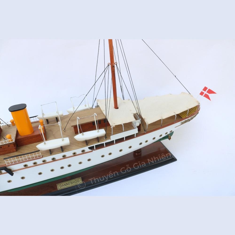 Mô Hình Thuyền Gỗ Trang Trí Phong Thủy Dạng Thuyền Du Lịch DANNEBROG Her Danish Majesty's Yacht Chính Hãng, Hàng Xuất Khẩu Chất Lượng Cao