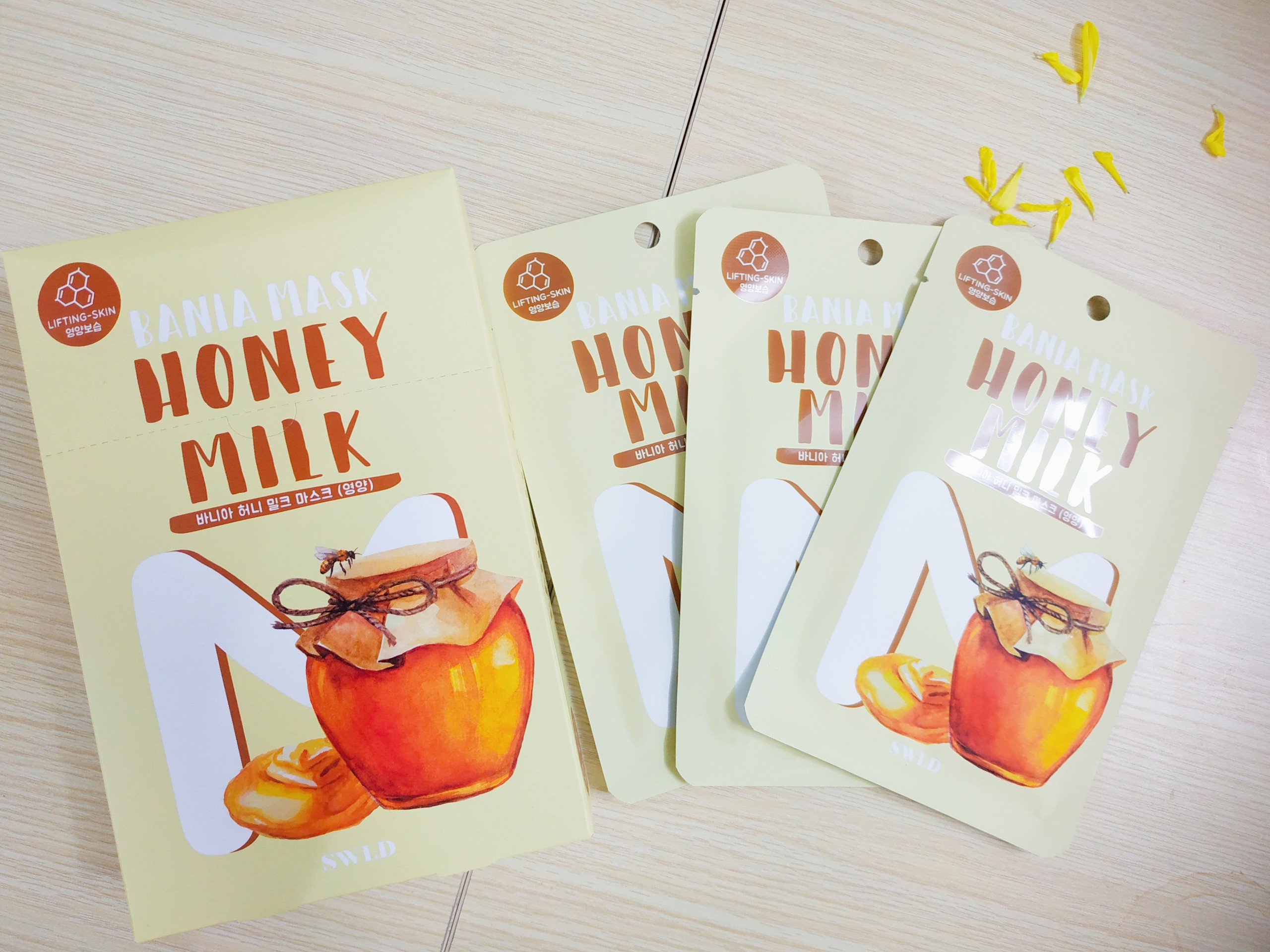 Mặt nạ dưỡng da chiết xuất mật ong SWLD Bania Mask Honey Milk - Hộp 10 miếng