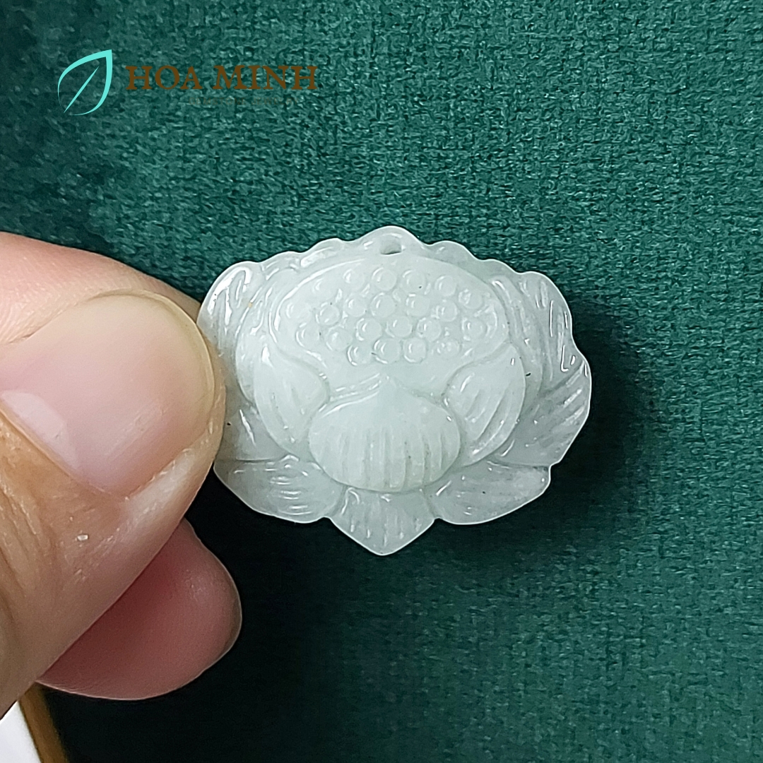 Mặt dây chuyền đá Cẩm Thạch khắc hình hoa sen cực đẹp size 21 x 28.7mm