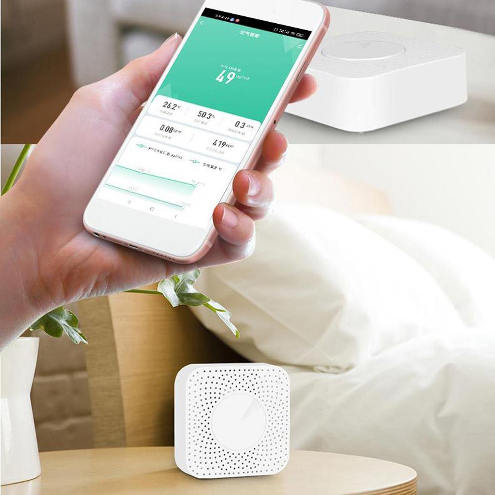 Tuya WiFi Intelligent Air Quality Monitor 6-in-1 Air Housekeeper PM2.5/Formaldehyde/VOC/CO2/Temperature/Humidity Detector Compatible with Alexa Google Home for Home Office