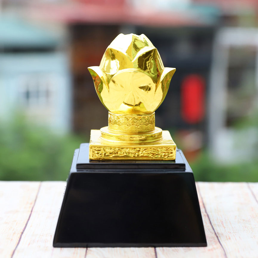 Đài Hoa Sen mạ vàng - Quà tặng lưu niệm đặc trưng văn hoá Việt Nam