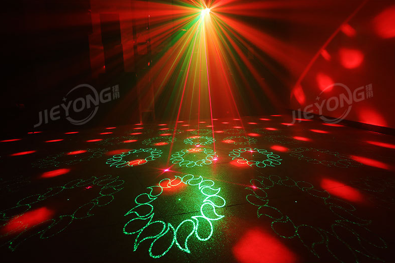 Đèn led laser cảm biến theo nhạc, có cầu xoay tự động, đèn trang trí phòng karaoke, sân khấu, tiệc gia đình, Có remot điều khiển