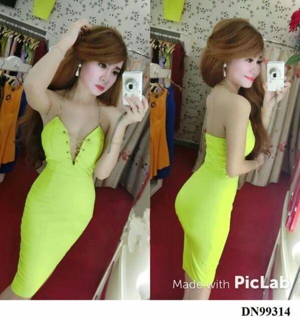 Đầm khoét ngực đan xích