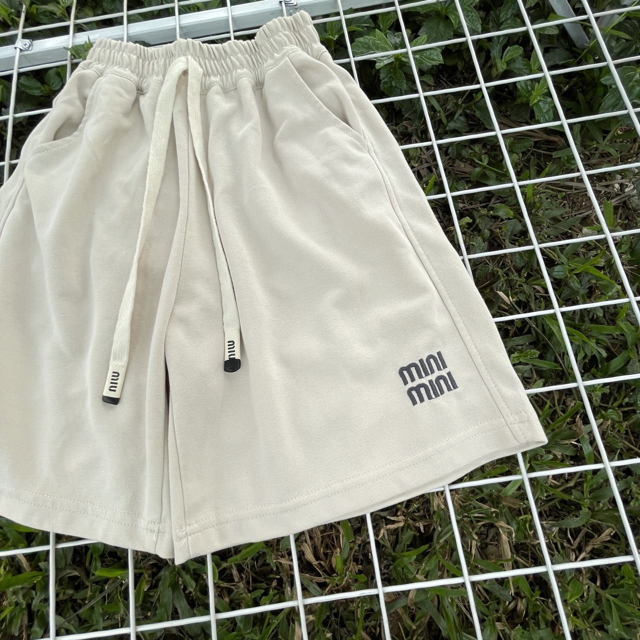 Quần short bé trai và bé gái 8-16 tuổi thêu chữ mini vải mềm co giãn kiểu dáng khỏe khắn thời trang