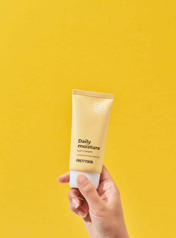 Kem chống nắng Daily Moisture Sun Cream Prettyskin 70ml (vàng)
