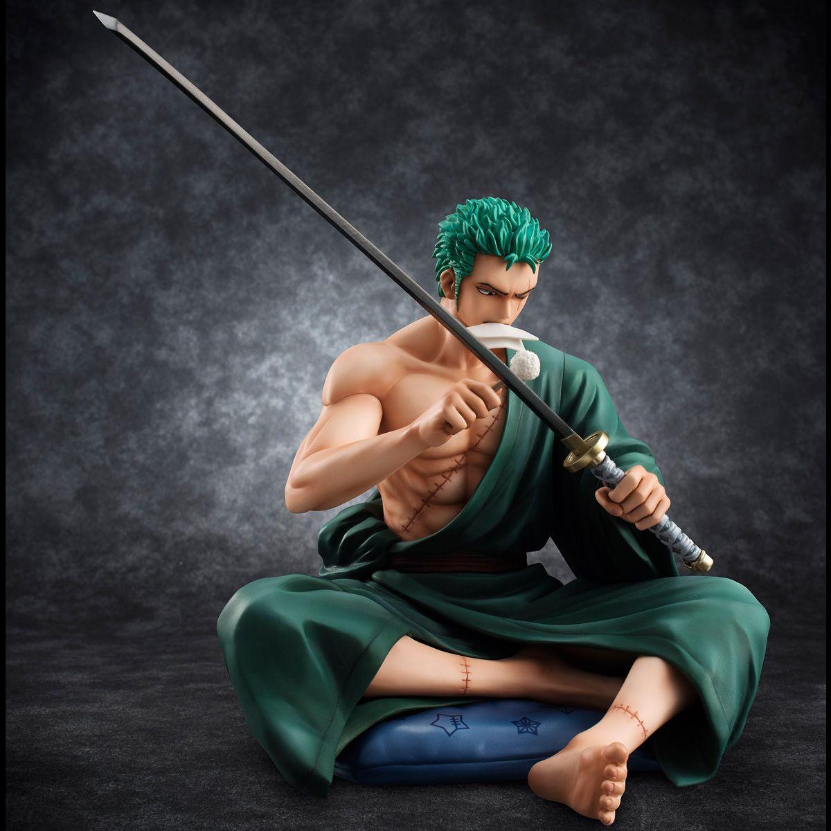 Mô Hình Roronoa Zoro Lau Kiếm - Mô Hình One Piece