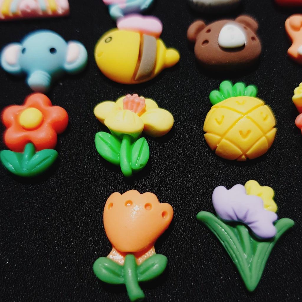 Sticker trang trí dép cross / nút gắn hkdesign mẫu trái cây, hoa... nhỏ ~1,2cm gắn sục
